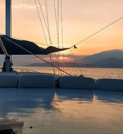 Πλωτό κατάλυμα Seaborn Legend Φετιγιέ